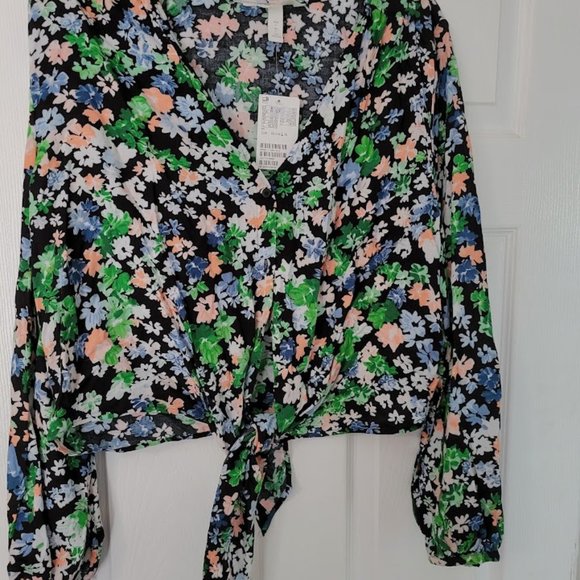 H&M European top with tie front‎ NWT Size L - Picture 1 of 2